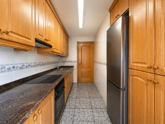 Imagen 4 Inmueble 302855 - Piso en venta en Badia Del Vallès / Muy de cerca de zona Ikea y centro comercial.