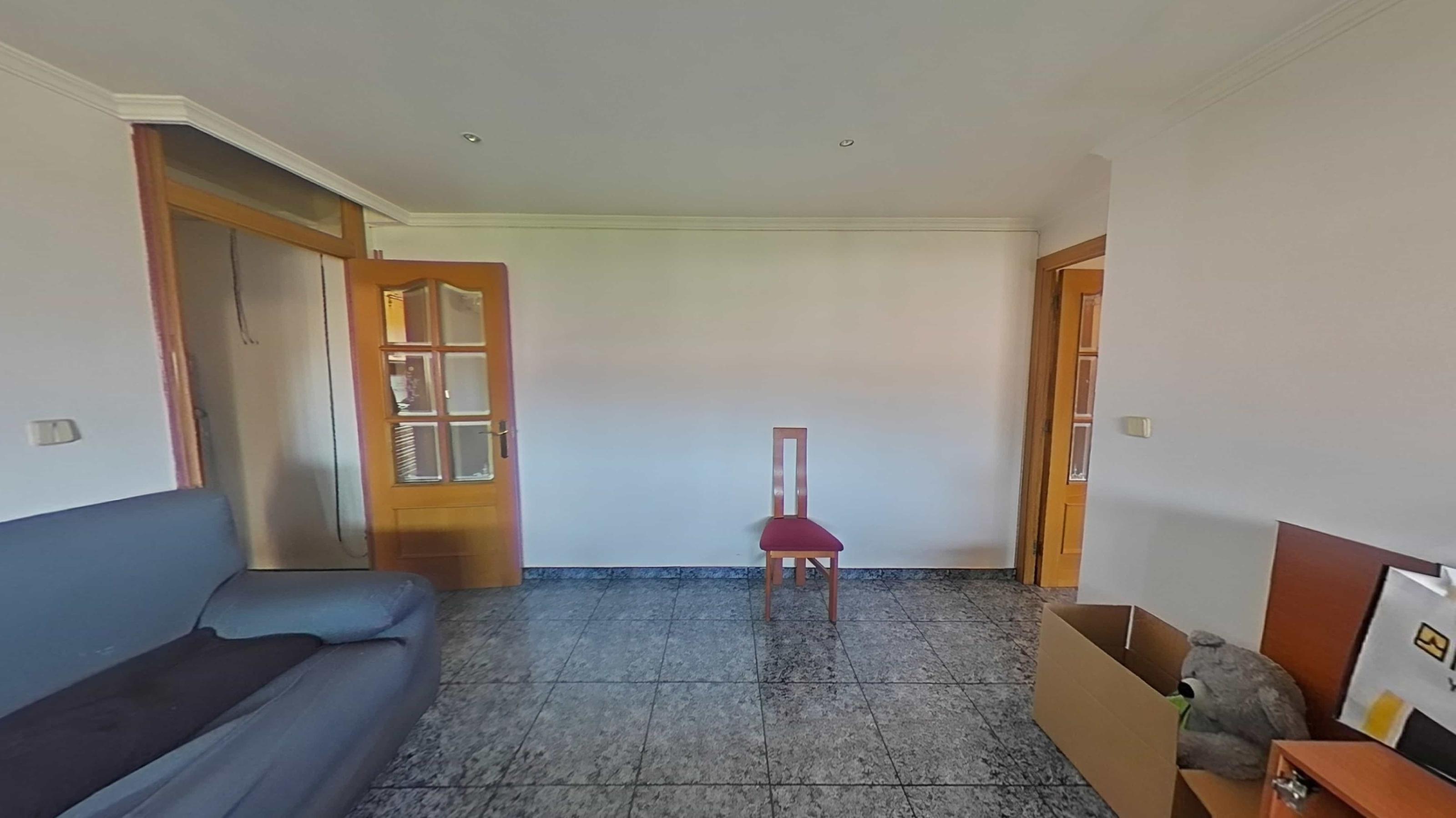 Imagen 4 Piso en venta en Badia Del Vallès / Muy de cerca de zona Ikea y centro comercial.