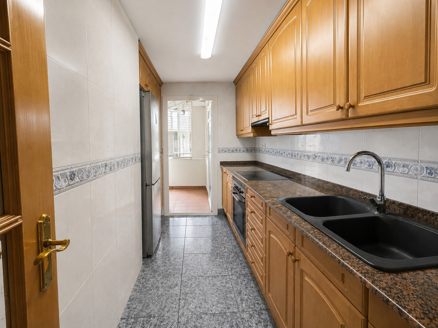 Imagen 2 Piso en venta en Badia Del Vallès / Muy de cerca de zona Ikea y centro comercial.