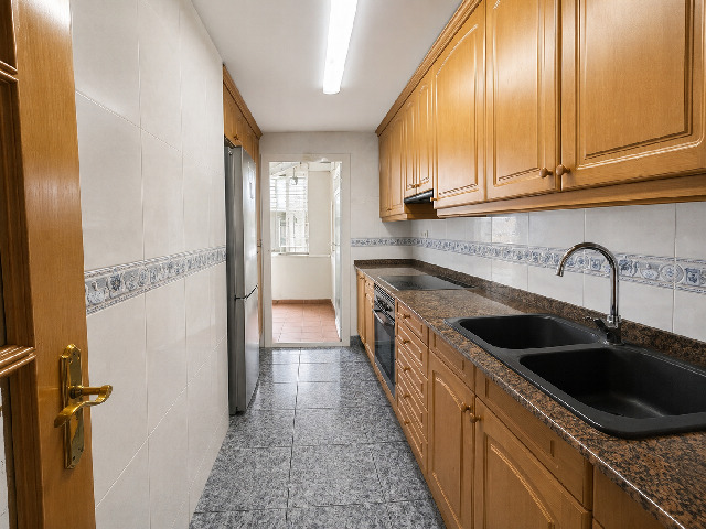 Imagen 2 Inmueble 302855 - Piso en venta en Badia Del Vallès / Muy de cerca de zona Ikea y centro comercial.