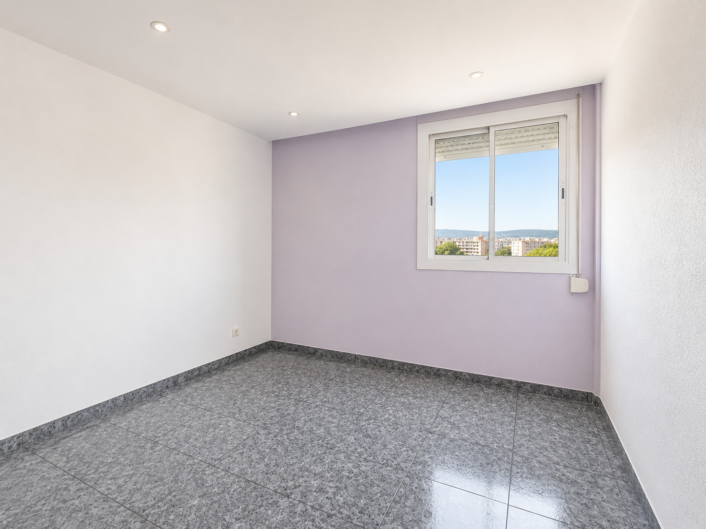 Imagen 7 Piso en venta en Badia Del Vallès / Muy de cerca de zona Ikea y centro comercial.