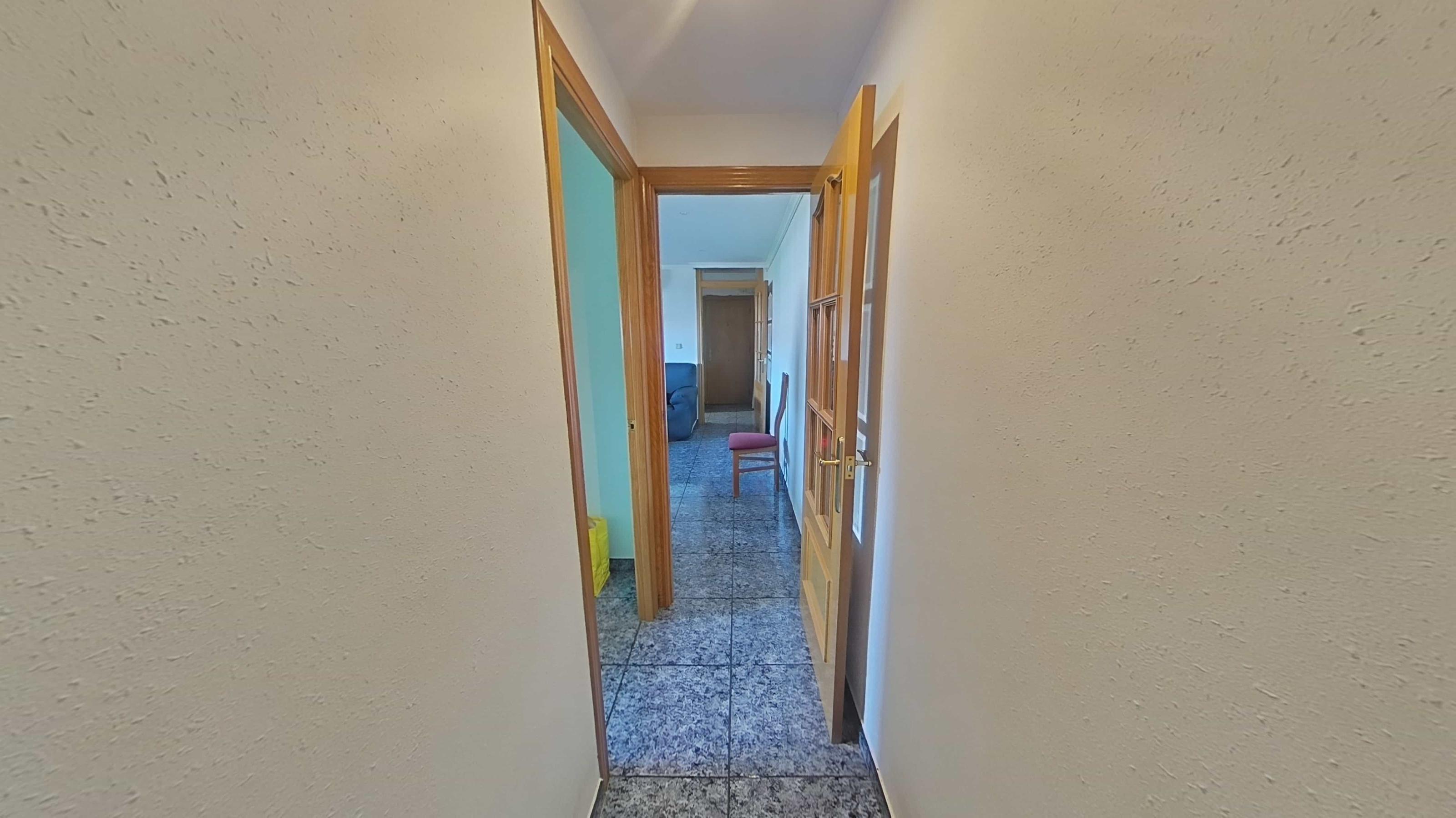 Imagen 26 Piso en venta en Badia Del Vallès / Muy de cerca de zona Ikea y centro comercial.