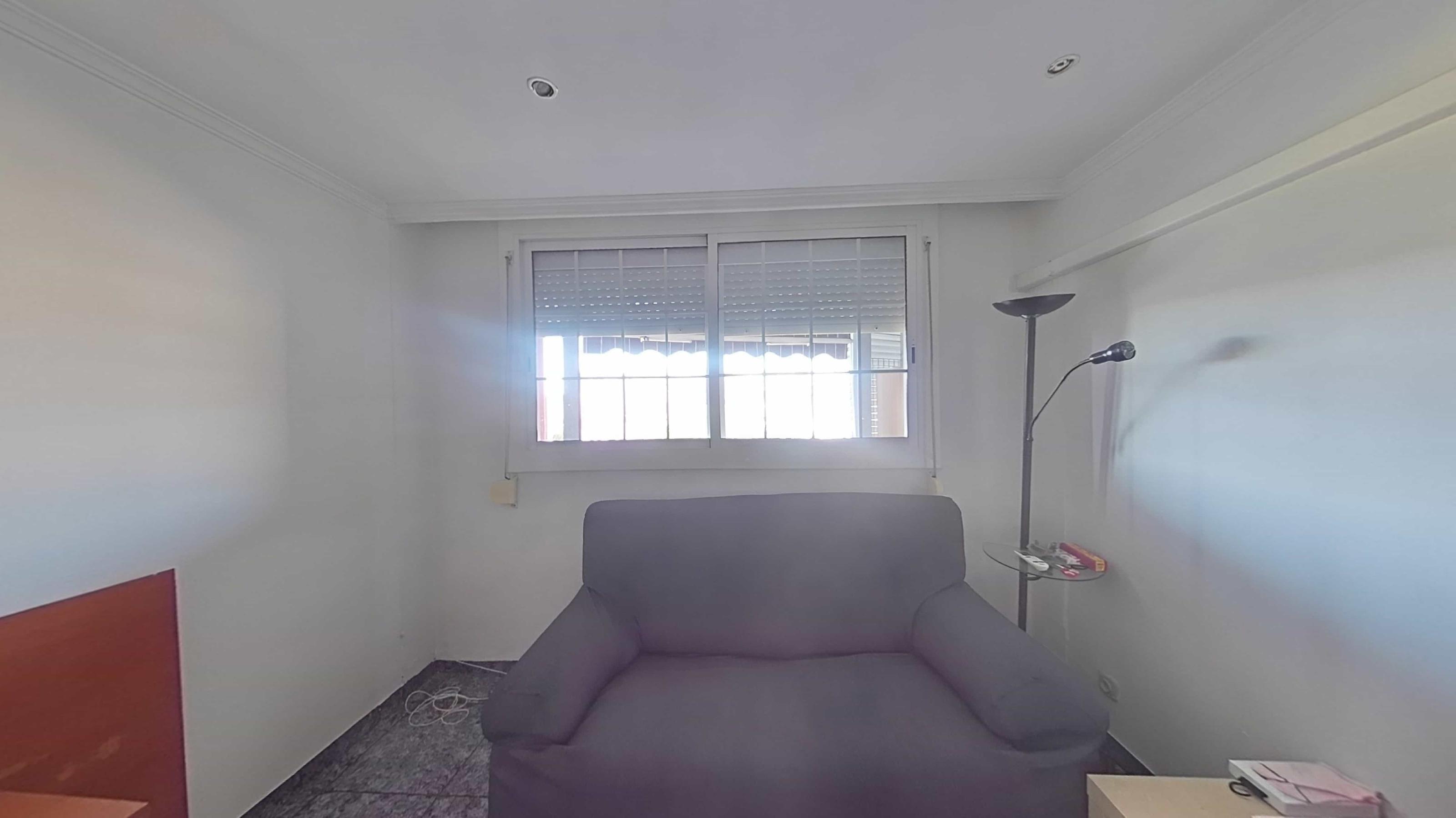 Imagen 19 Piso en venta en Badia Del Vallès / Muy de cerca de zona Ikea y centro comercial.