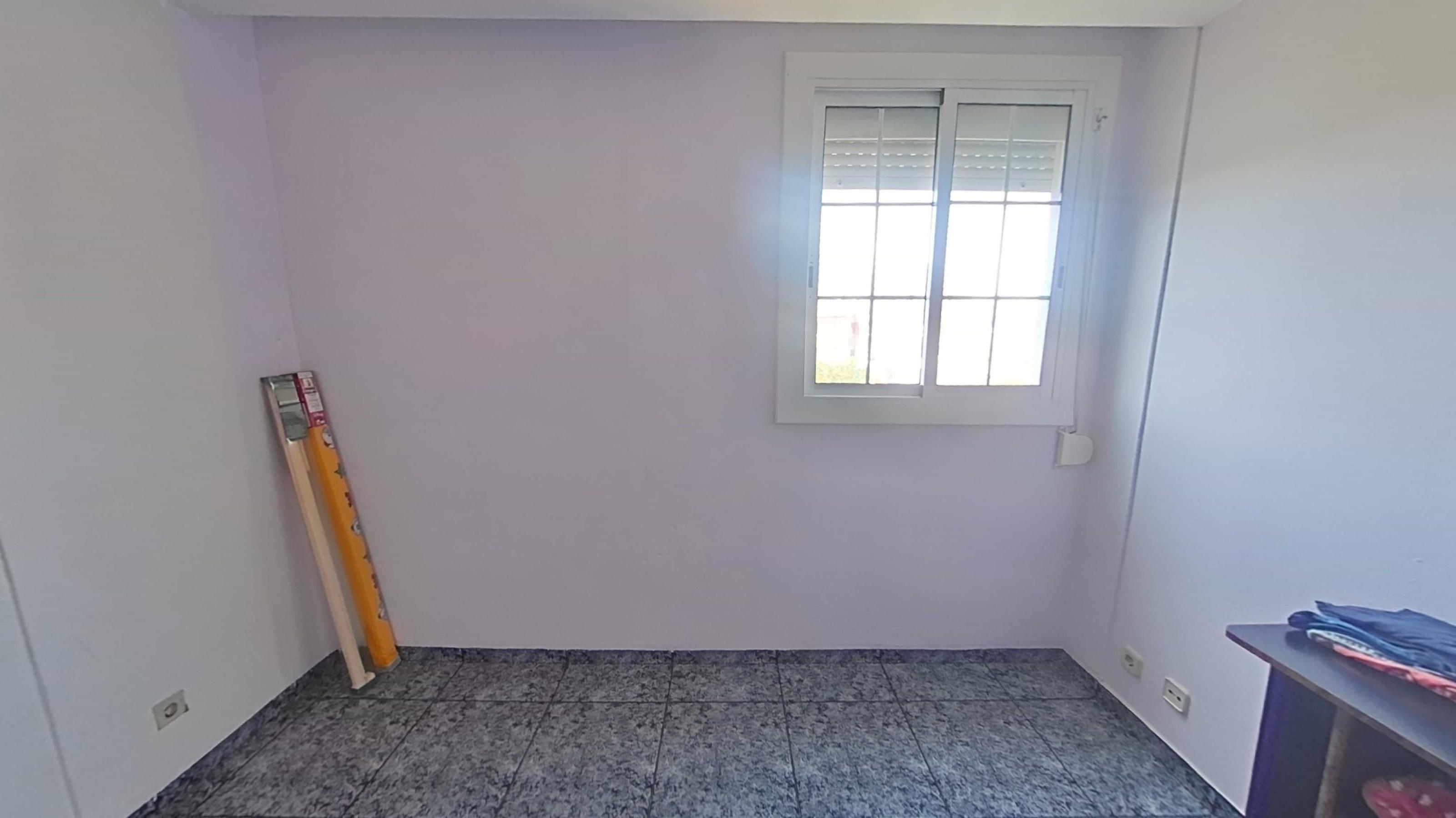 Imagen 29 Piso en venta en Badia Del Vallès / Muy de cerca de zona Ikea y centro comercial.