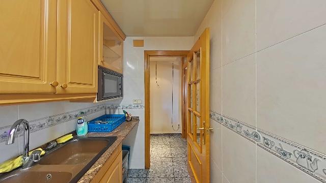 Imagen 2 Inmueble 302855 - Piso en venta en Badia Del Vallès / Muy de cerca de zona Ikea y centro comercial.