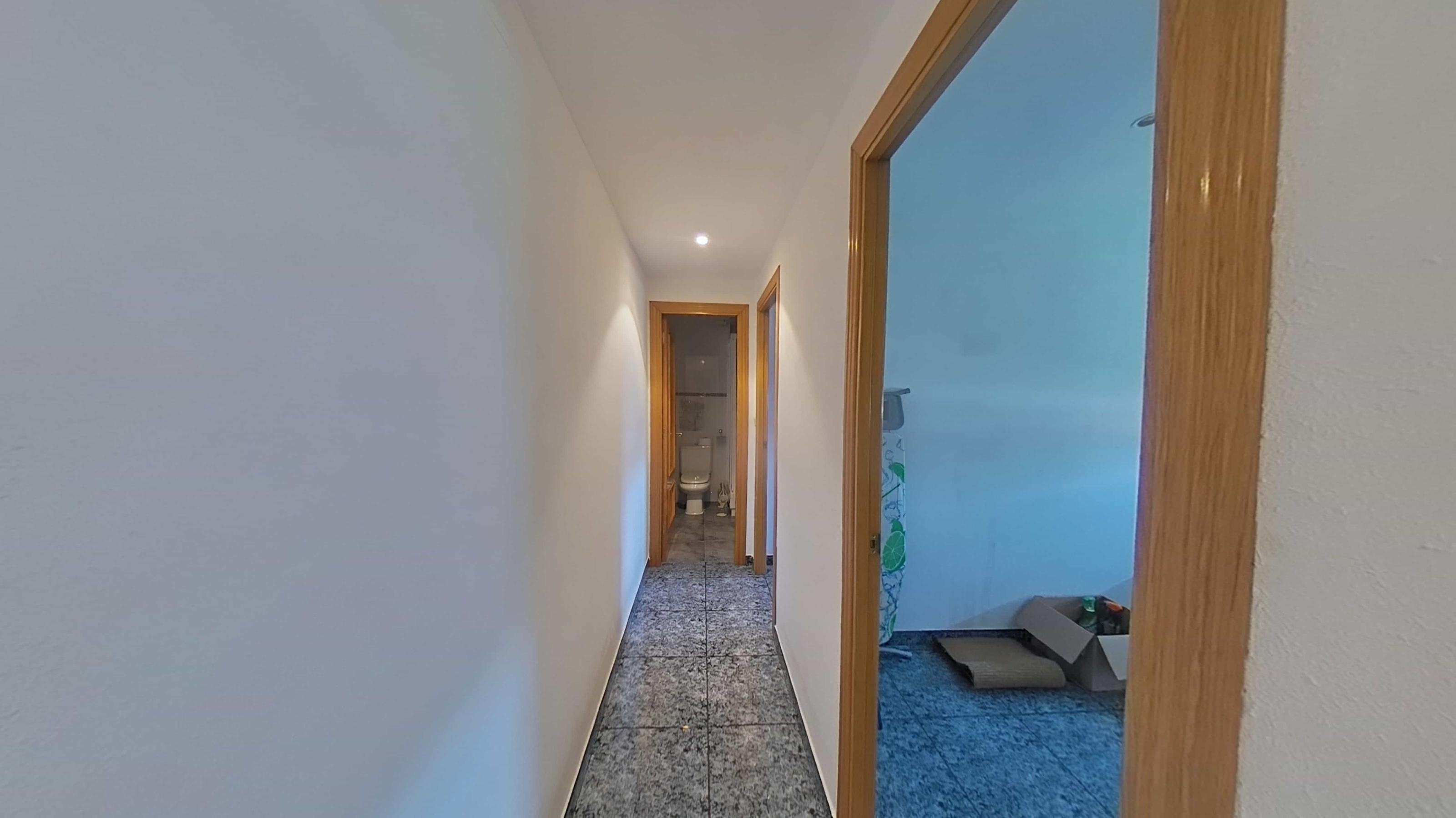 Imagen 8 Piso en venta en Badia Del Vallès / Muy de cerca de zona Ikea y centro comercial.