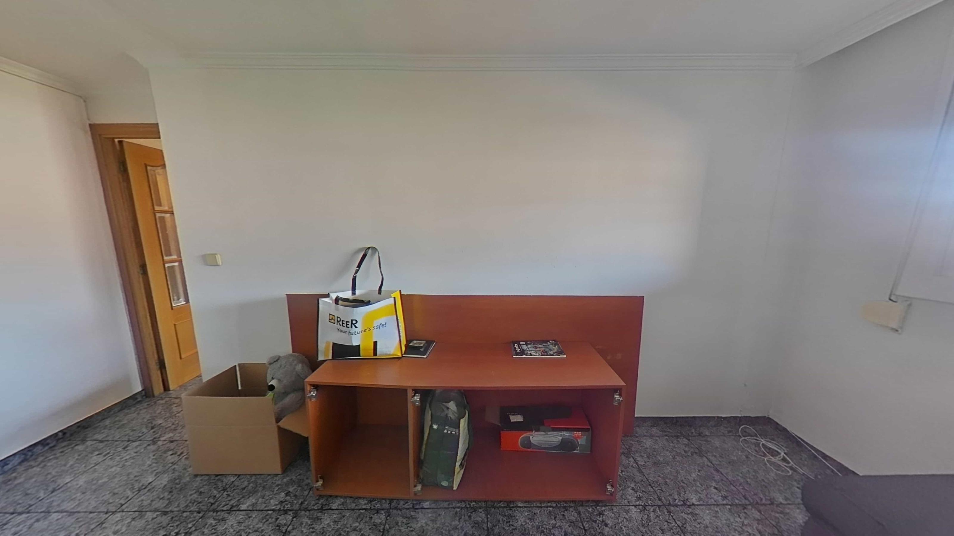 Imagen 31 Piso en venta en Badia Del Vallès / Muy de cerca de zona Ikea y centro comercial.