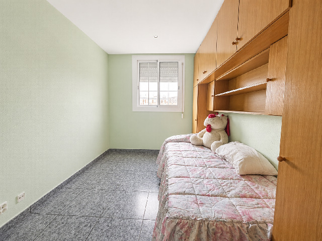 Imagen 10 Inmueble 302855 - Piso en venta en Badia Del Vallès / Muy de cerca de zona Ikea y centro comercial.