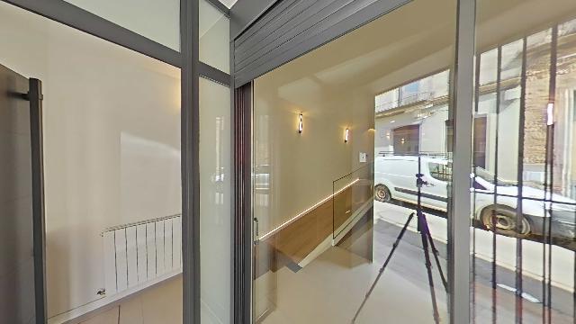 Imagen 2 Inmueble 303144 - Casa Adosada en venta en Sabadell / Creu Alta. Casa inglesa de diseño junto El Corte Inglés