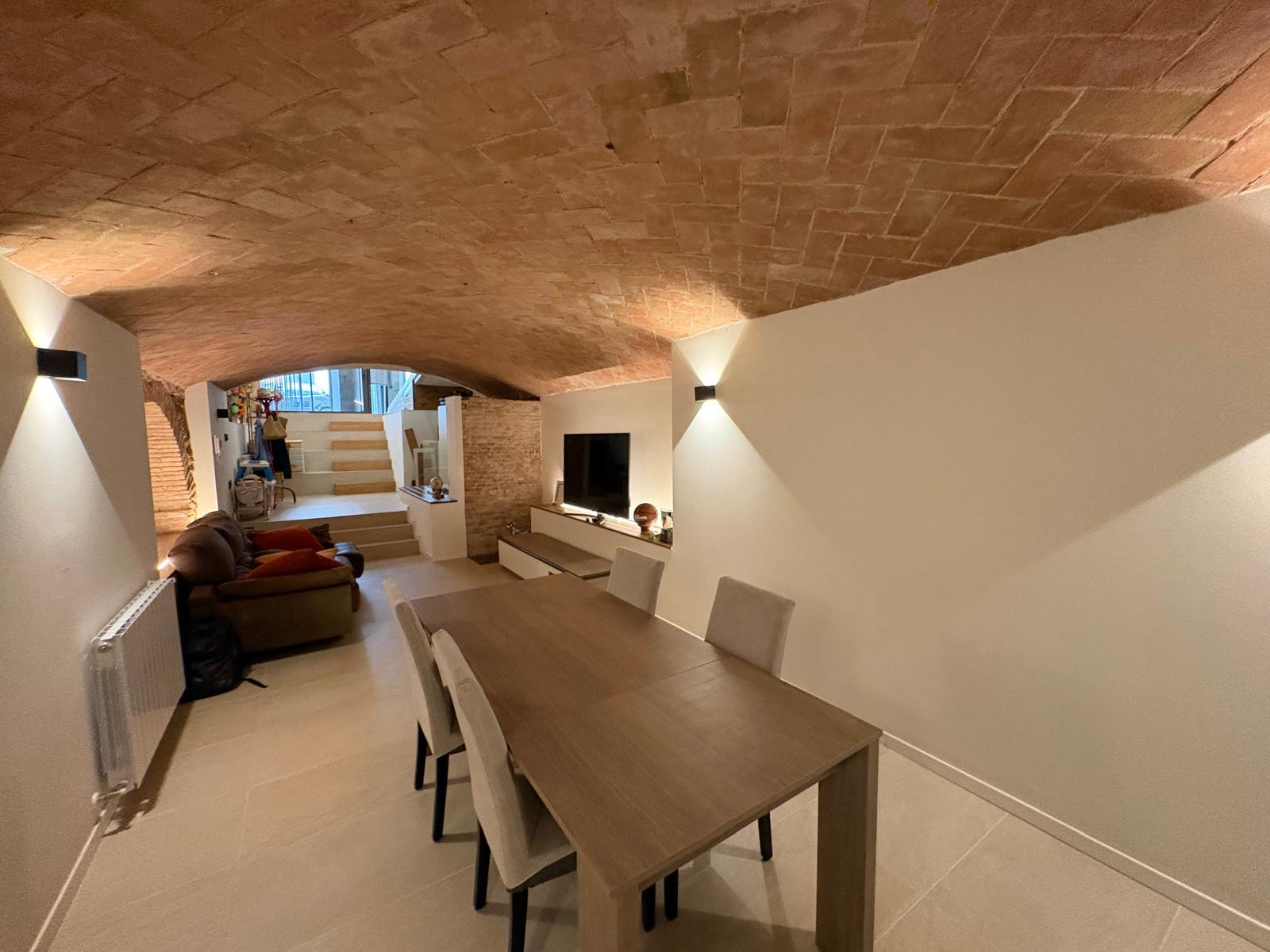 Imagen 10 Casa Adosada en venta en Sabadell / Creu Alta. Casa inglesa de diseño junto El Corte Inglés