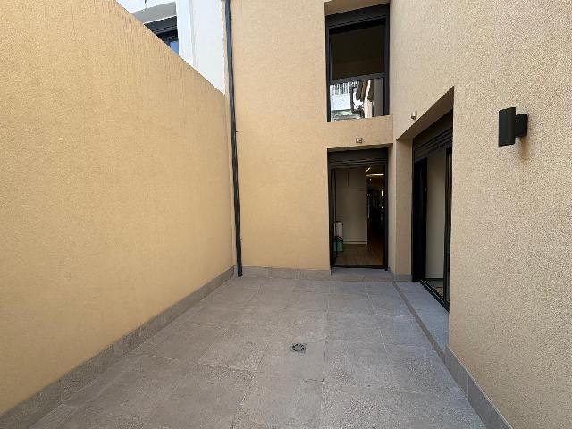 Imagen 2 Inmueble 303144 - Casa Adosada en venta en Sabadell / Creu Alta. Triplex de diseño, junto El Corte Inglés