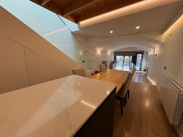 Imagen 33 Inmueble 303144 - Casa Adosada en venta en Sabadell / Creu Alta. Triplex de diseño, junto El Corte Inglés