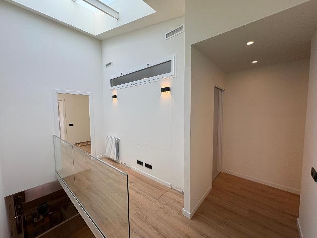 Imagen 4 Inmueble 303144 - Casa Adosada en venta en Sabadell / Creu Alta. Triplex de diseño, junto El Corte Inglés