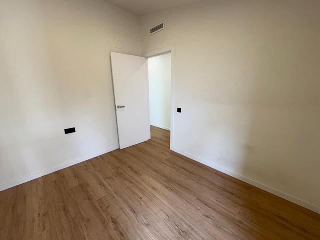 Imagen 30 Inmueble 303144 - Casa Adosada en venta en Sabadell / Creu Alta. Triplex de diseño, junto El Corte Inglés