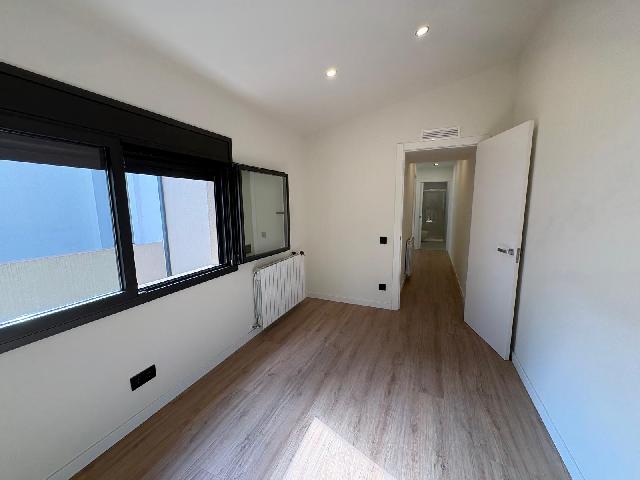 Imagen 16 Inmueble 303144 - Casa Adosada en venta en Sabadell / Creu Alta. Triplex de diseño, junto El Corte Inglés