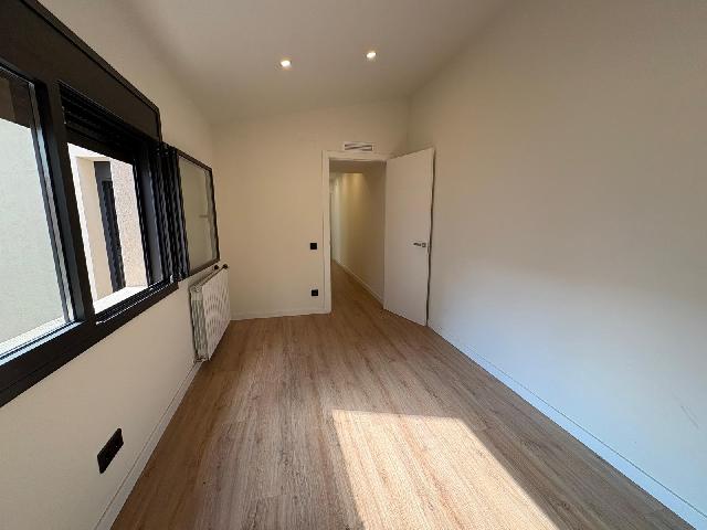 Imagen 19 Inmueble 303144 - Casa Adosada en venta en Sabadell / Creu Alta. Triplex de diseño, junto El Corte Inglés