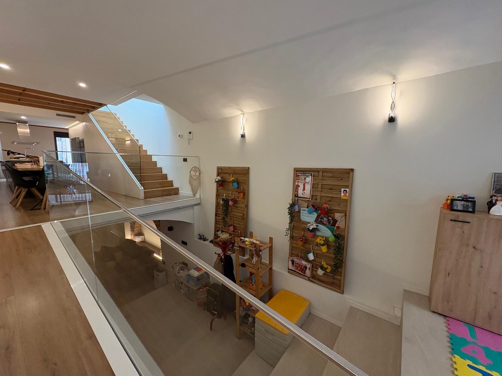 Imagen 14 Casa Adosada en venta en Sabadell / Creu Alta. Casa inglesa de diseño junto El Corte Inglés