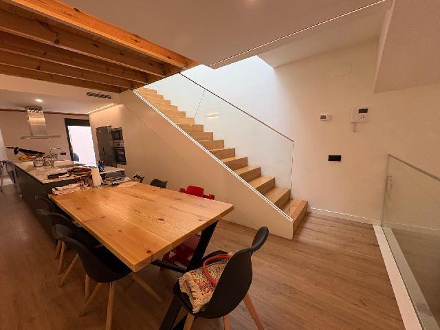 Imagen 20 Inmueble 303144 - Casa Adosada en venta en Sabadell / Creu Alta. Casa inglesa de diseño junto El Corte Inglés