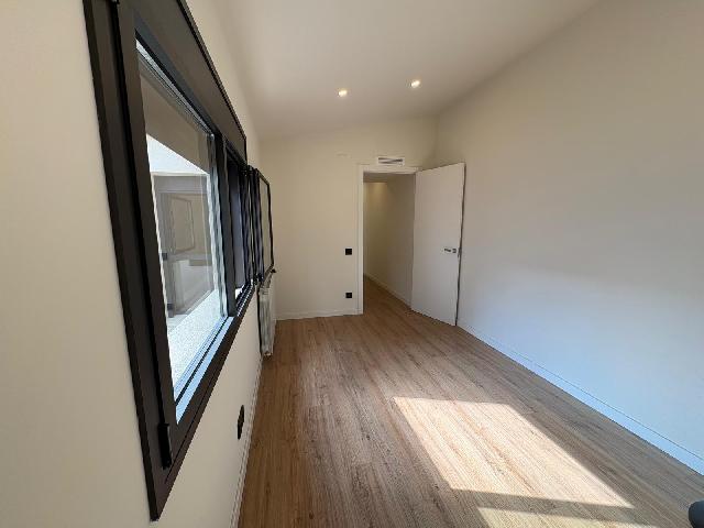 Imagen 9 Inmueble 303144 - Casa Adosada en venta en Sabadell / Creu Alta. Triplex de diseño, junto El Corte Inglés