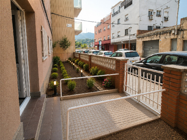 Imagen 1 Inmueble 304213 - Planta Baja en venta en Montcada I Reixac / Planta baja única en Can Sant Joan