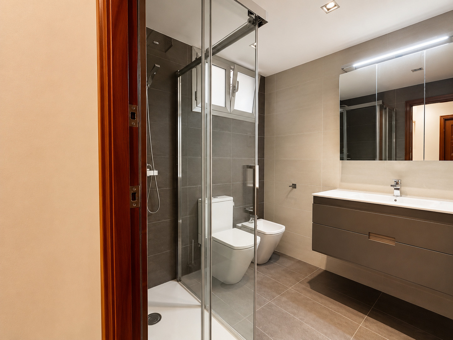 Imagen 10 Piso en venta en Sabadell / Junto Ronda Pau Vila y cerca de todos los servicios.