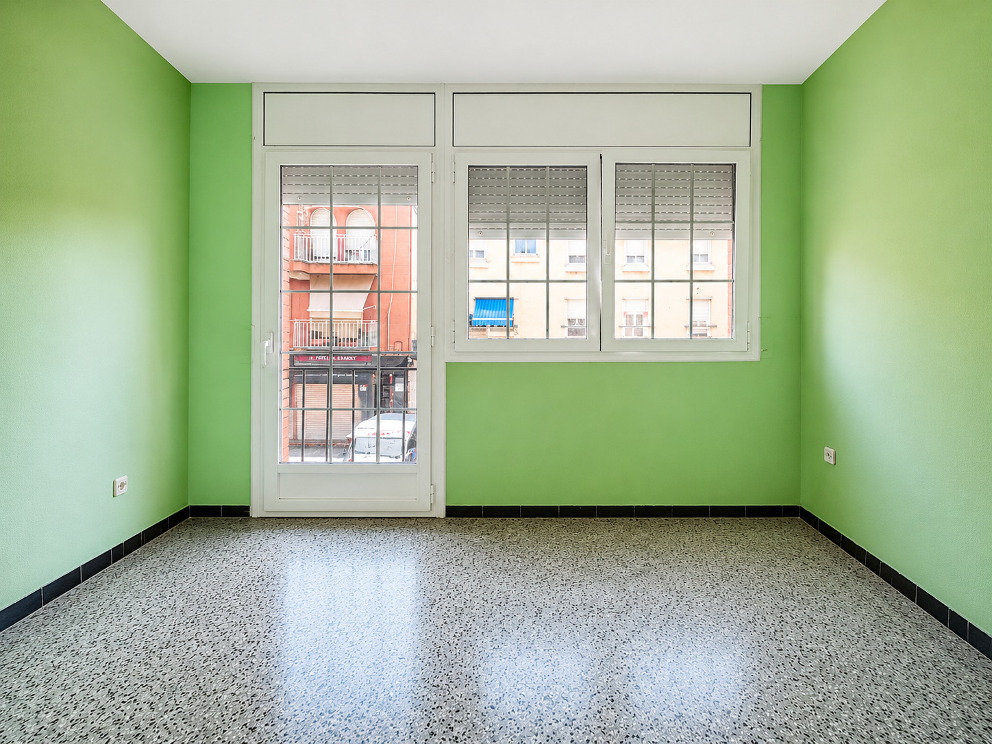 Imagen 11 Piso en venta en Sabadell / Junto Ronda Pau Vila y cerca de todos los servicios.