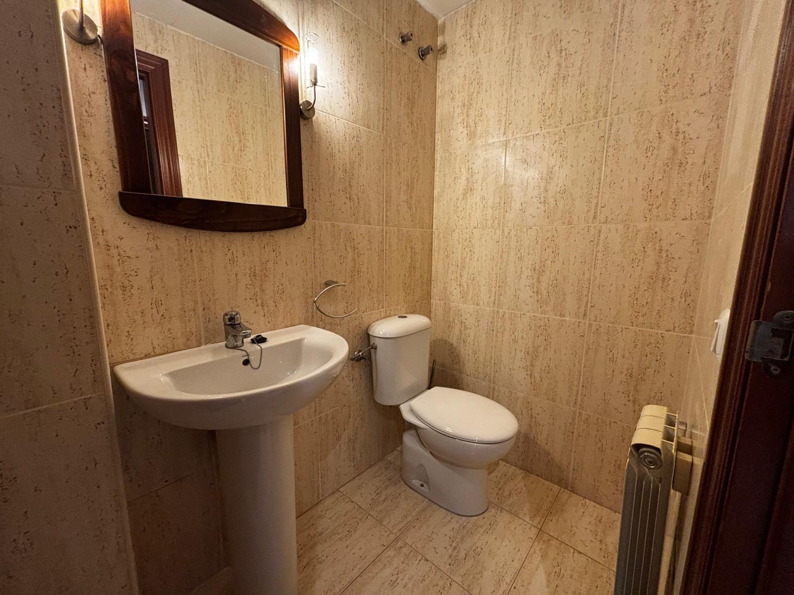 Imagen 13 Piso en venta en Barberà Del Vallès / Zona Can Serra, cerca de todos los servicios