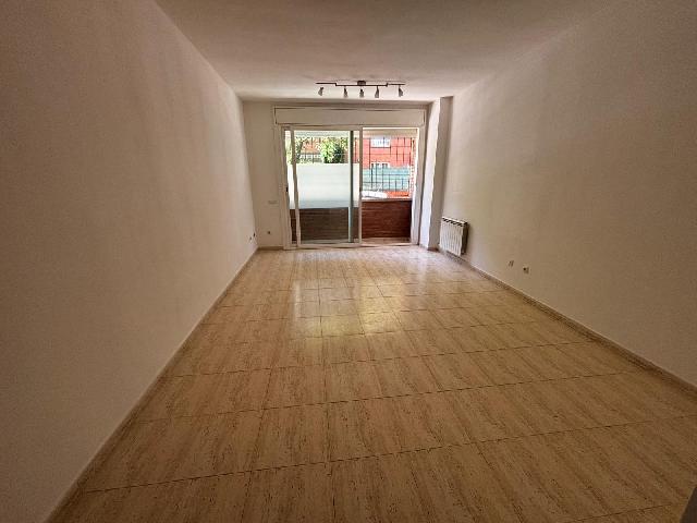 Imagen 2 Inmueble 305975 - Piso en venta en Barberà Del Vallès / Zona Can Serra, cerca de todos los servicios