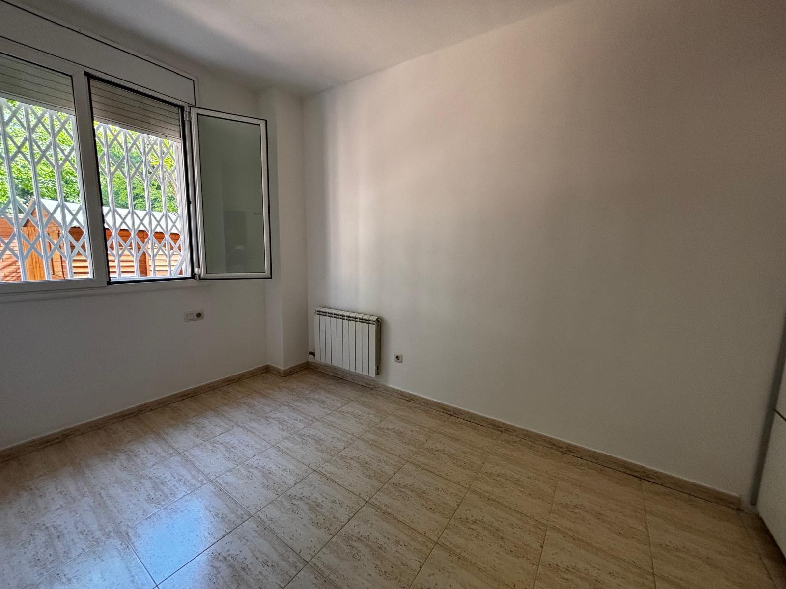 Imagen 12 Piso en venta en Barberà Del Vallès / Zona Can Serra, cerca de todos los servicios