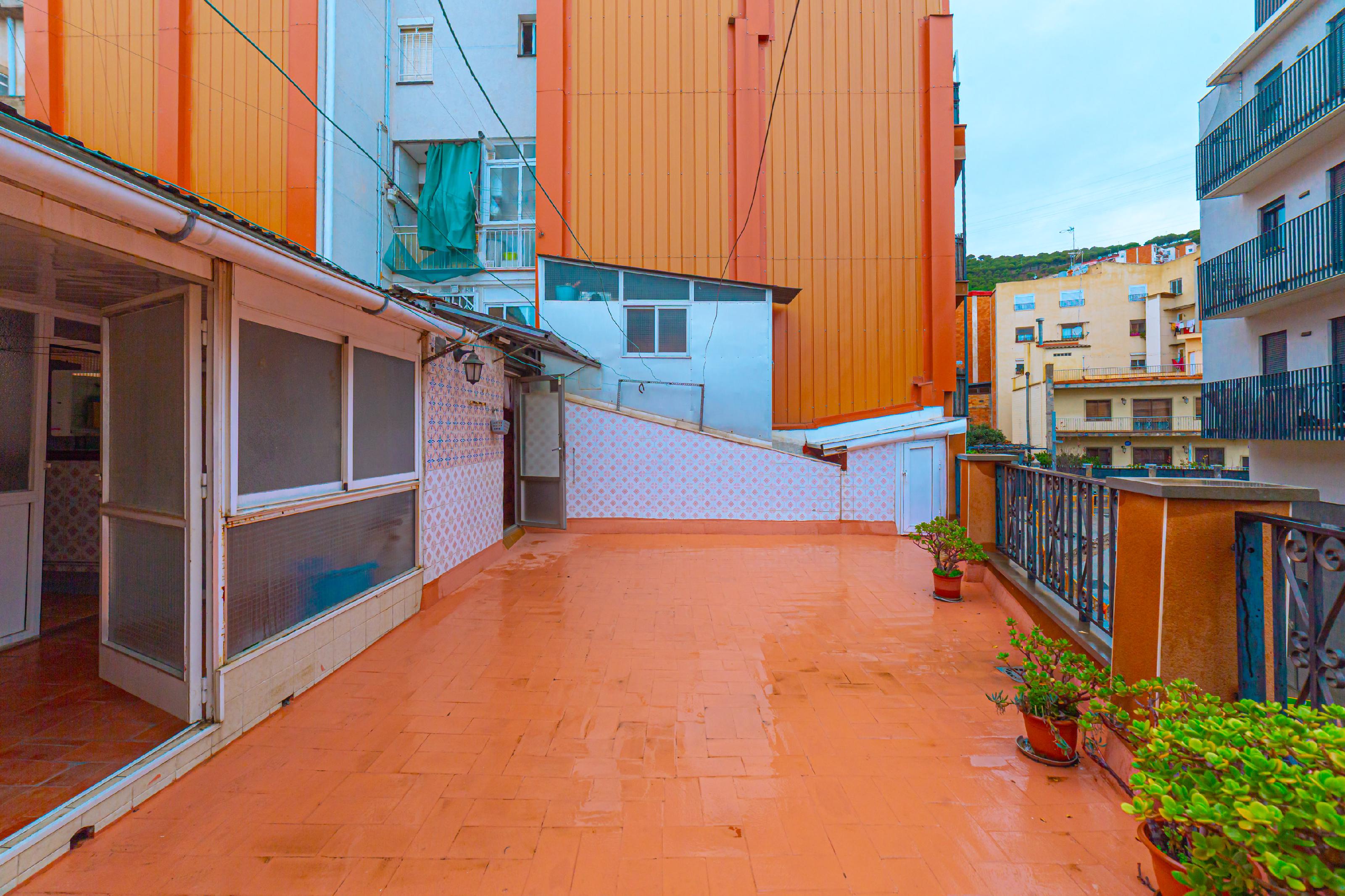 Imagen 32 Casa en venta en Barcelona / Alavarado frente metro L3 Roquetes