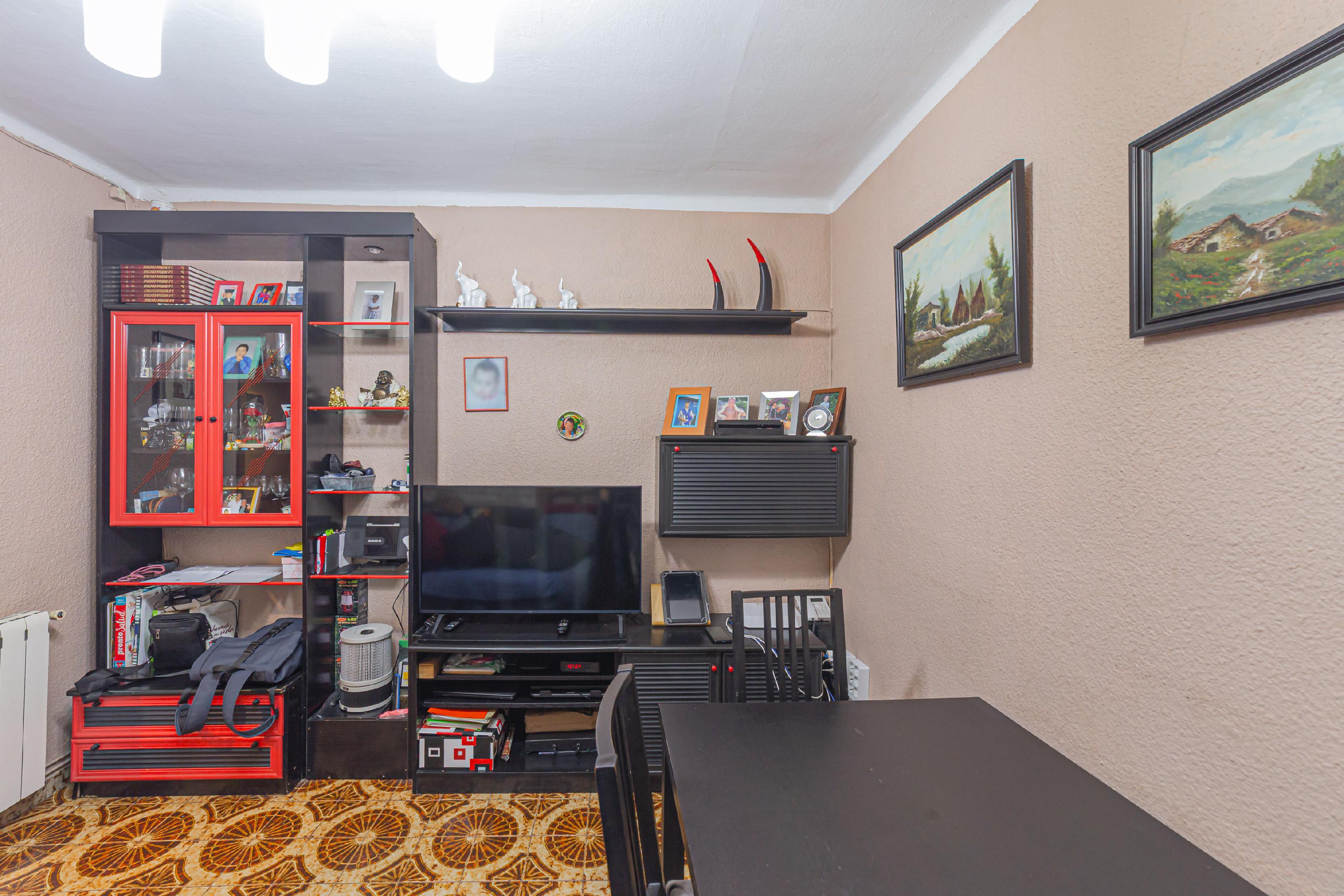 Imagen 9 Casa en venta en Barcelona / Alavarado frente metro L3 Roquetes