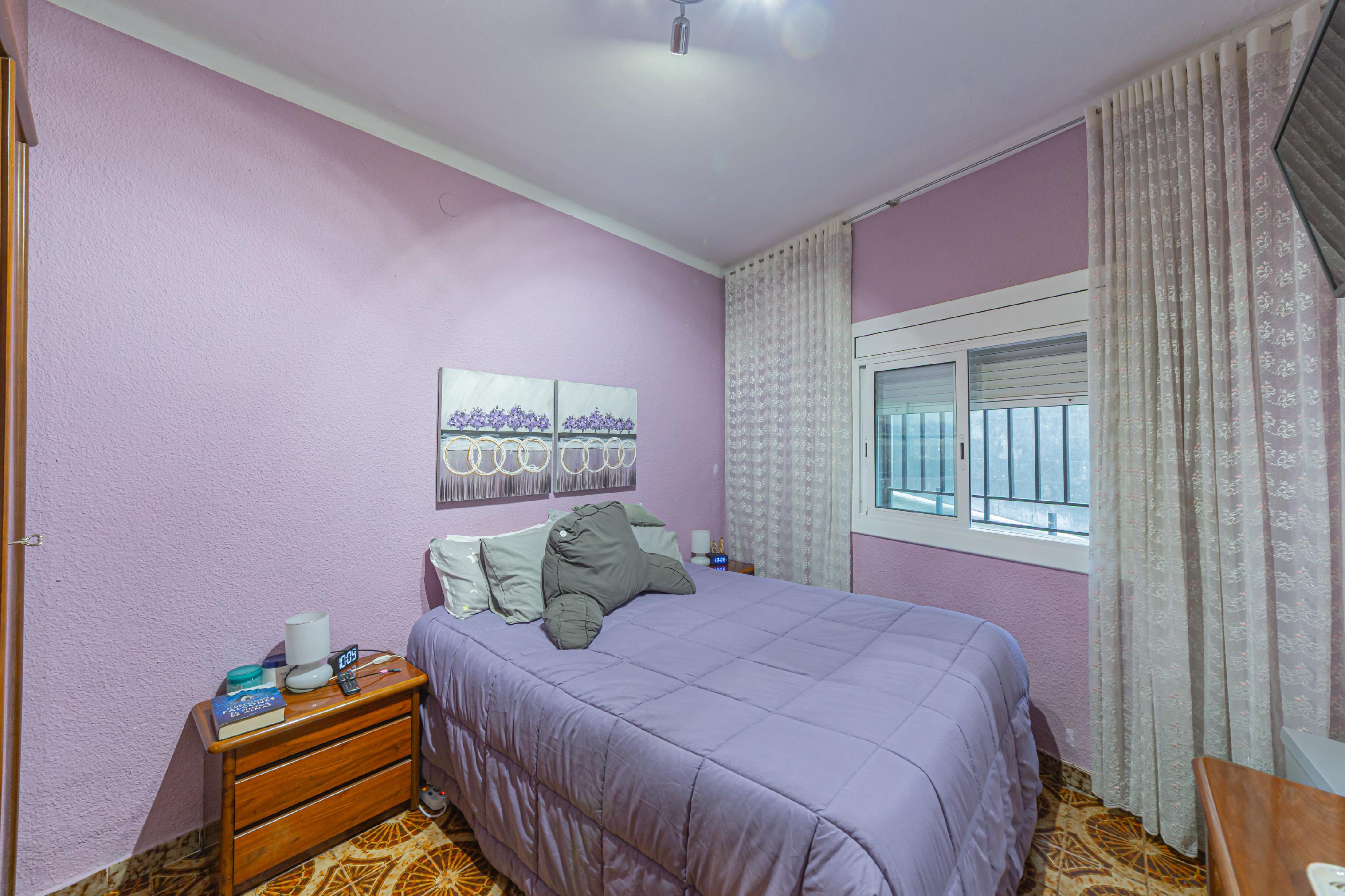 Imagen 12 Casa en venta en Barcelona / Alavarado frente metro L3 Roquetes