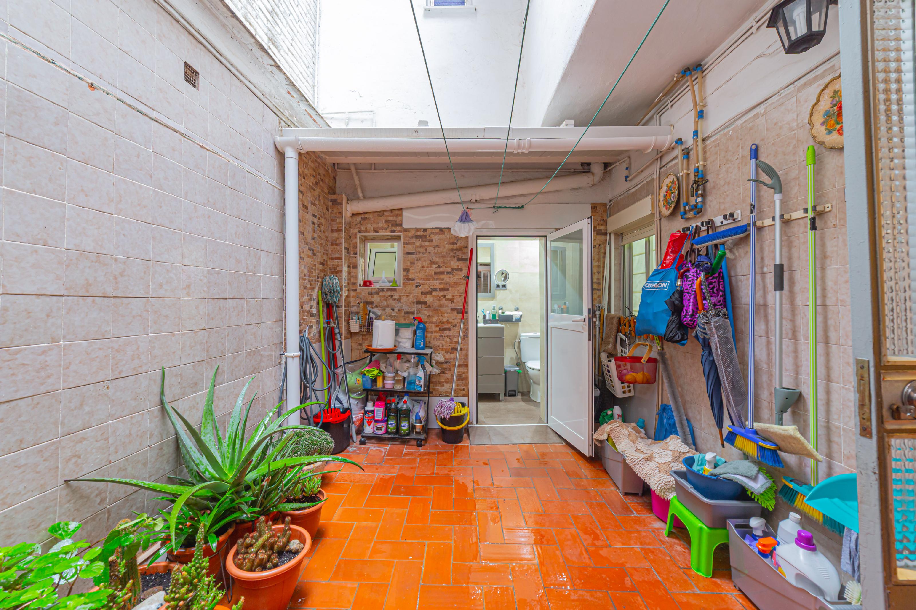 Imagen 22 Casa en venta en Barcelona / Alavarado frente metro L3 Roquetes