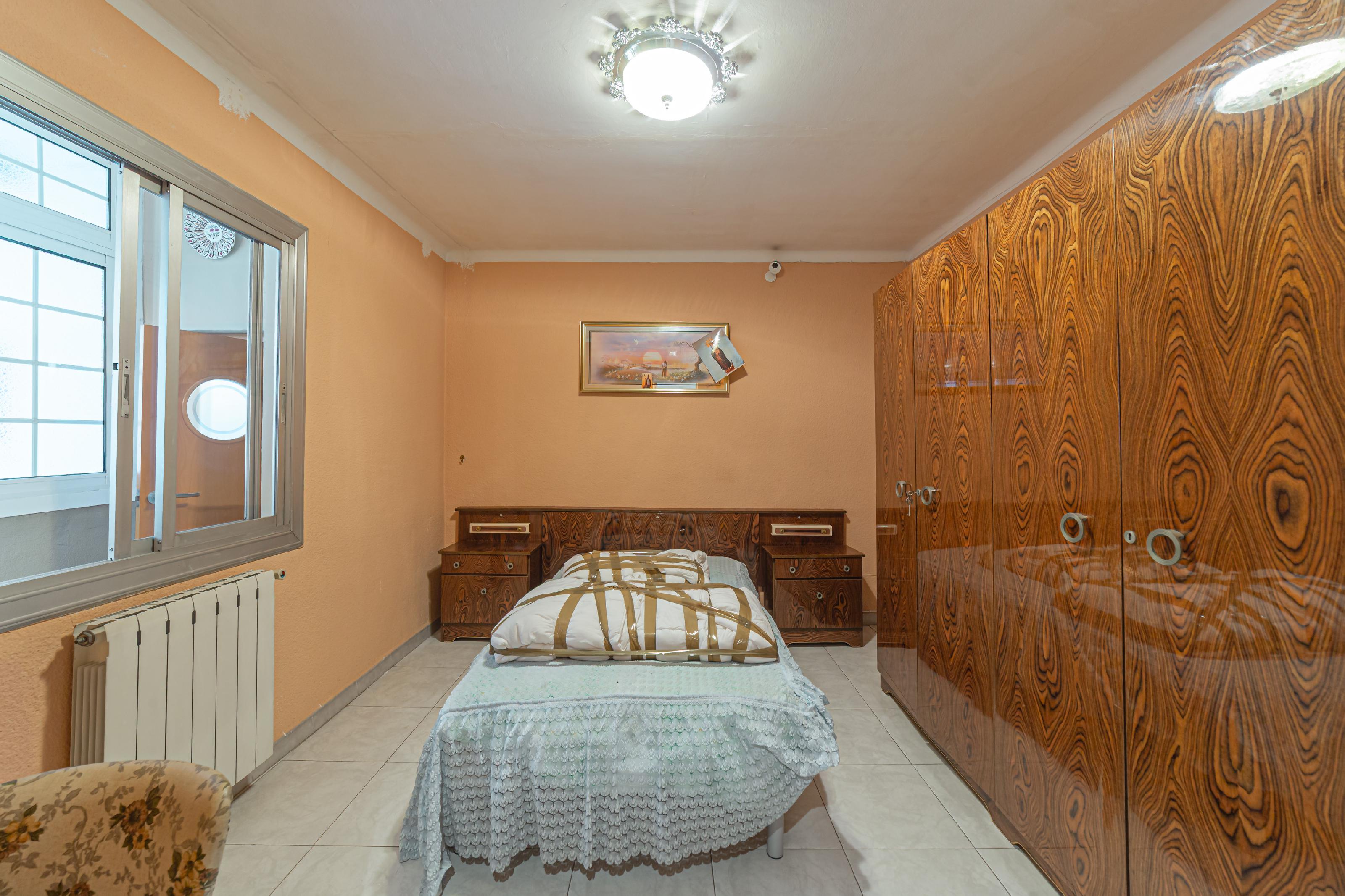 Imagen 25 Casa en venta en Barcelona / Alavarado frente metro L3 Roquetes