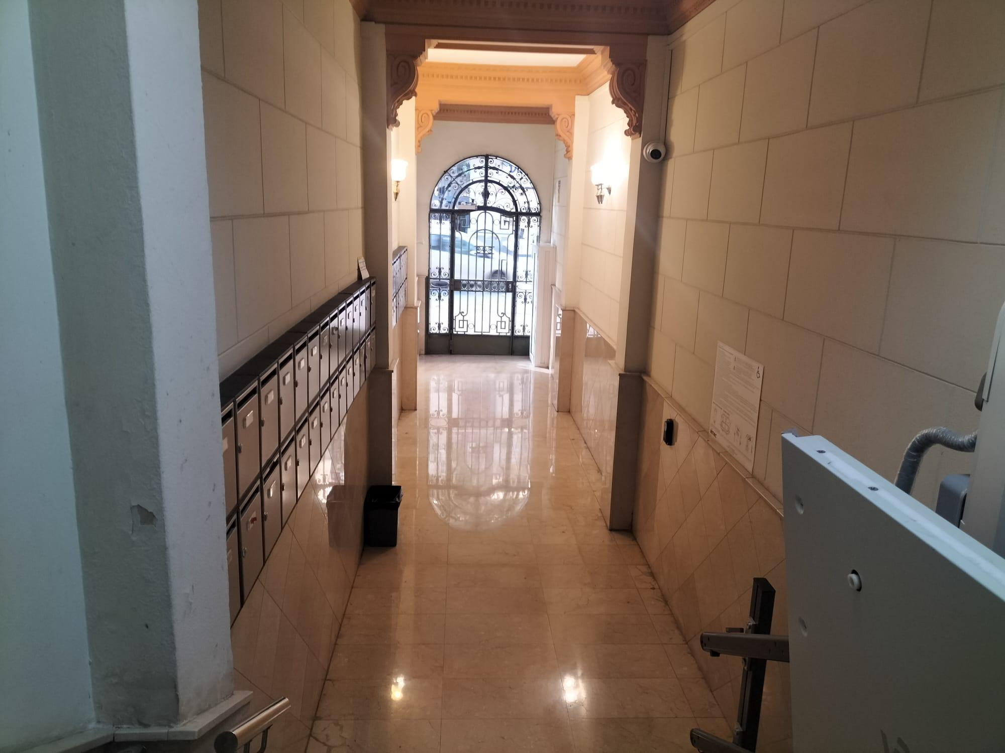 Imagen 25 Piso en venta en Barcelona / Viladomat - Provença