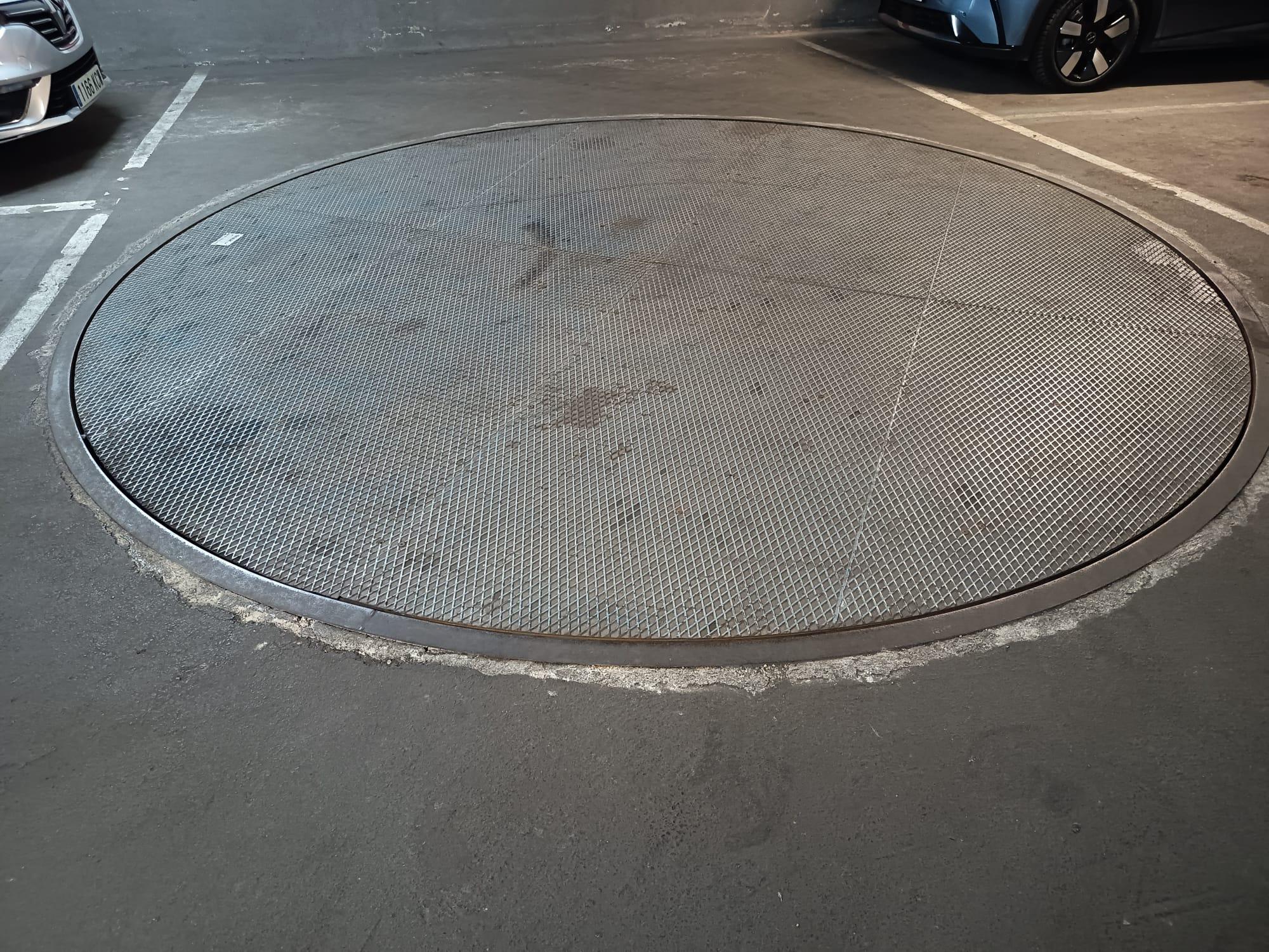 Imagen 2 Parking Coche en venta en Barcelona / Joan Alcover - Virrei Amat