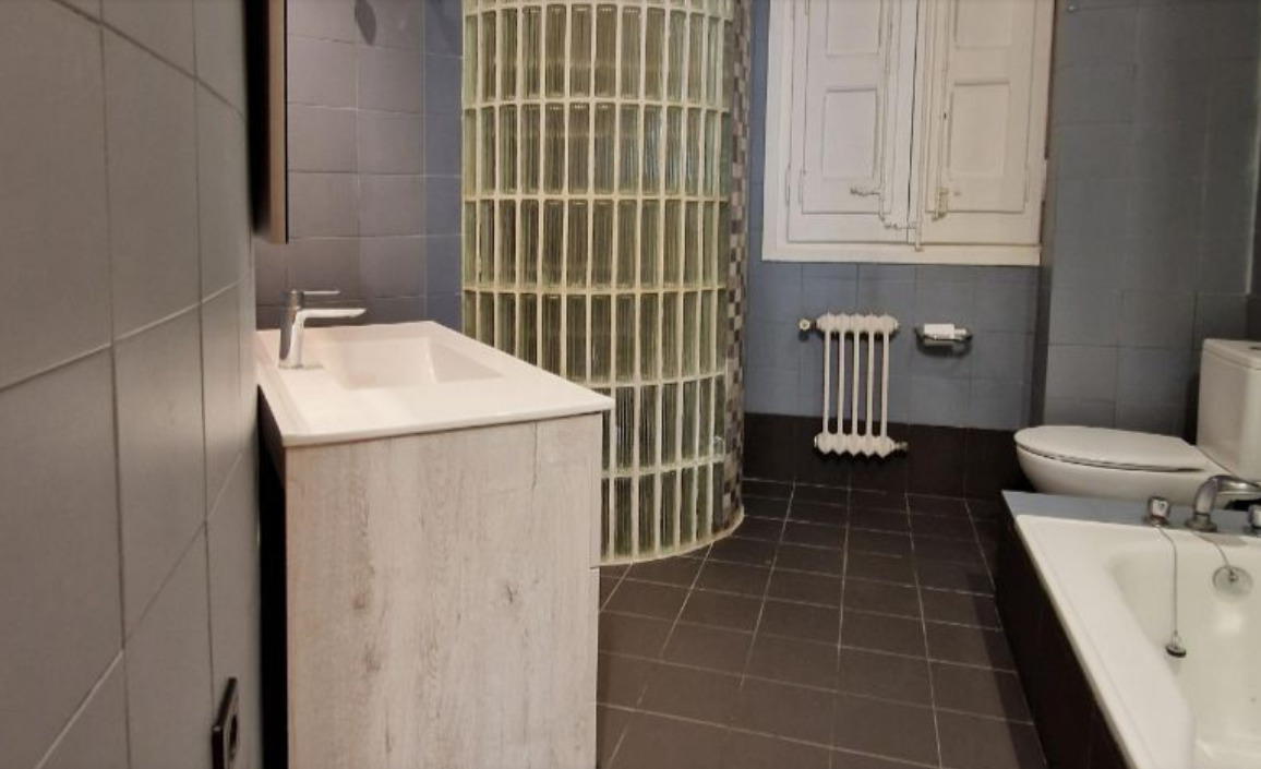 Imagen 1 Piso en venta en Barcelona / Calle Napols - Sagrada Familia