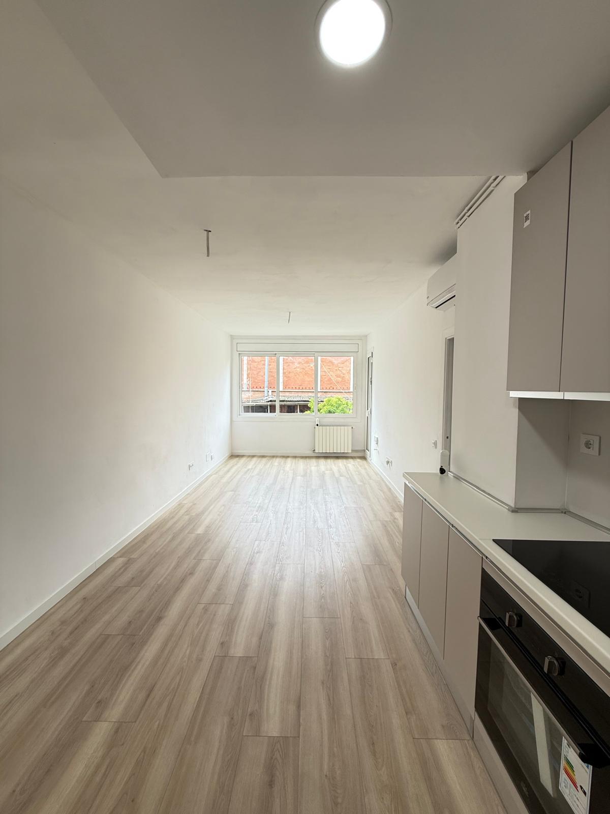 Imagen 1 Piso en venta en Barcelona / Esteras - Riera Blanca