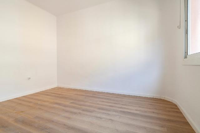 Imagen 10 Inmueble 302971 - Piso en venta en Barcelona / Violant d´Hongria - Juan de Sada