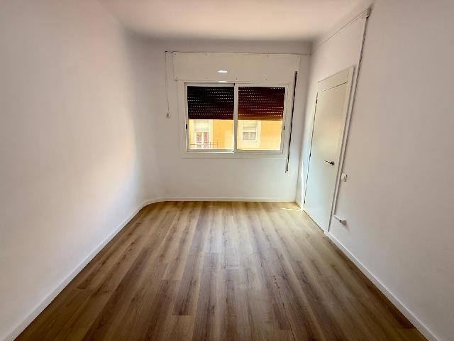 Imagen 2 Inmueble 302971 - Piso en venta en Barcelona / Violant d´Hongria - Juan de Sada