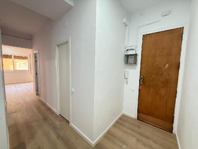 Imagen 4 Inmueble 302971 - Piso en venta en Barcelona / Violant d´Hongria - Juan de Sada