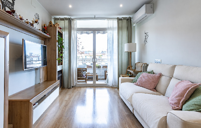 Imagen 1 Inmueble 303042 - Piso en venta en Barcelona / Av. Paral.lel - Tapioles