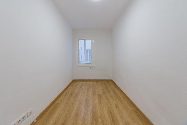 Imagen 8 Inmueble 303069 - Piso en venta en Barcelona / Rocafort - Diputació