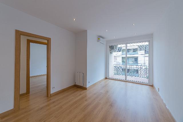 Imagen 1 Inmueble 303069 - Piso en venta en Barcelona / Rocafort - Diputació