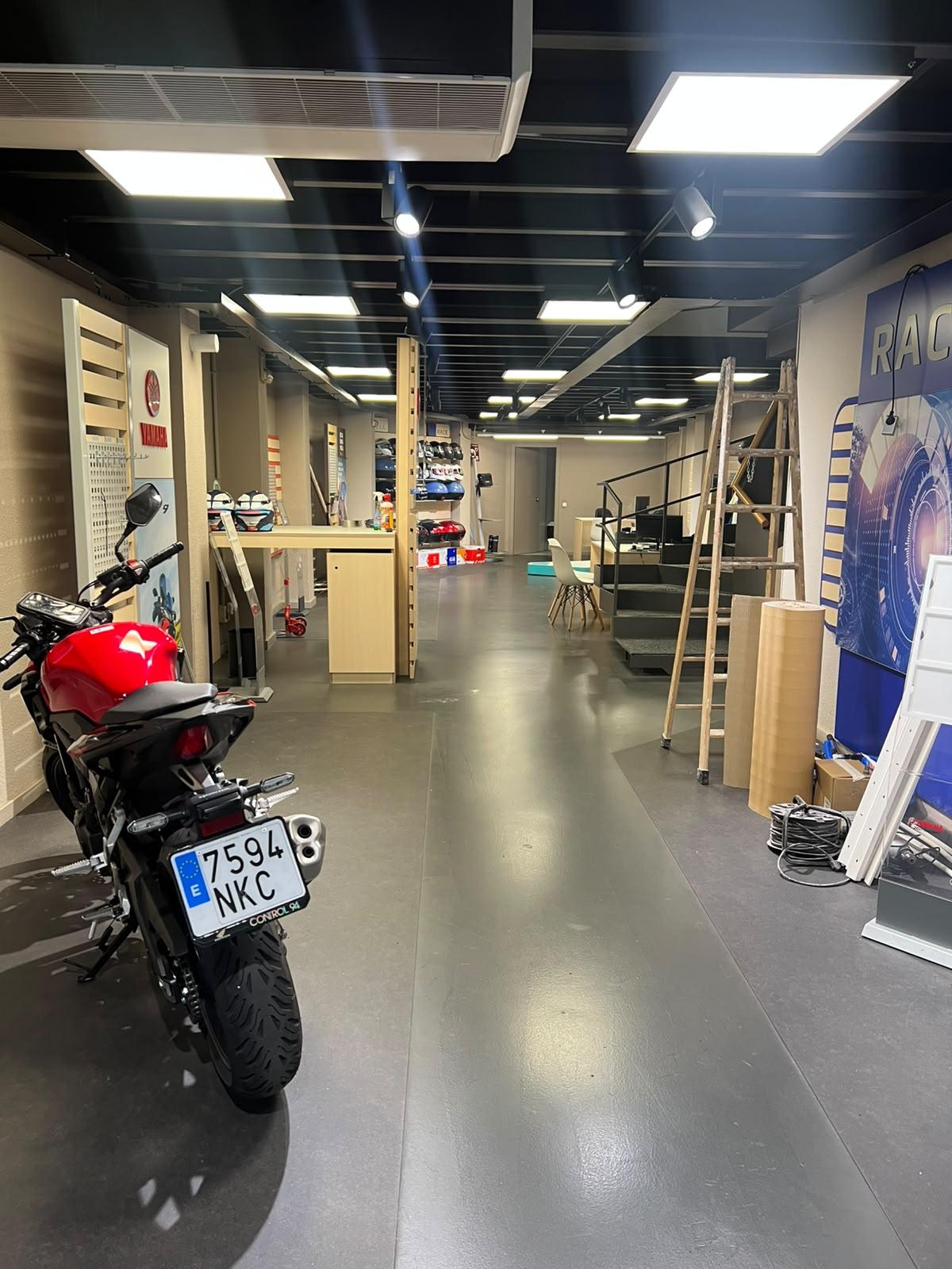 Imagen 2 Local Comercial en venta en Barcelona / Comte d´Urgell - Mallorca