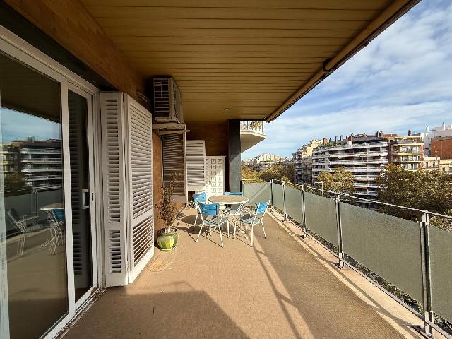 Imagen 1 Inmueble 304490 - Piso en venta en Barcelona / Gran Vía - Comte d´Urgell