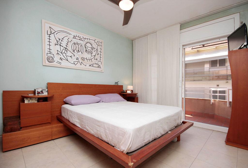 Imagen 3 Piso en venta en Barcelona / Jaume Roig - Av. Madrid