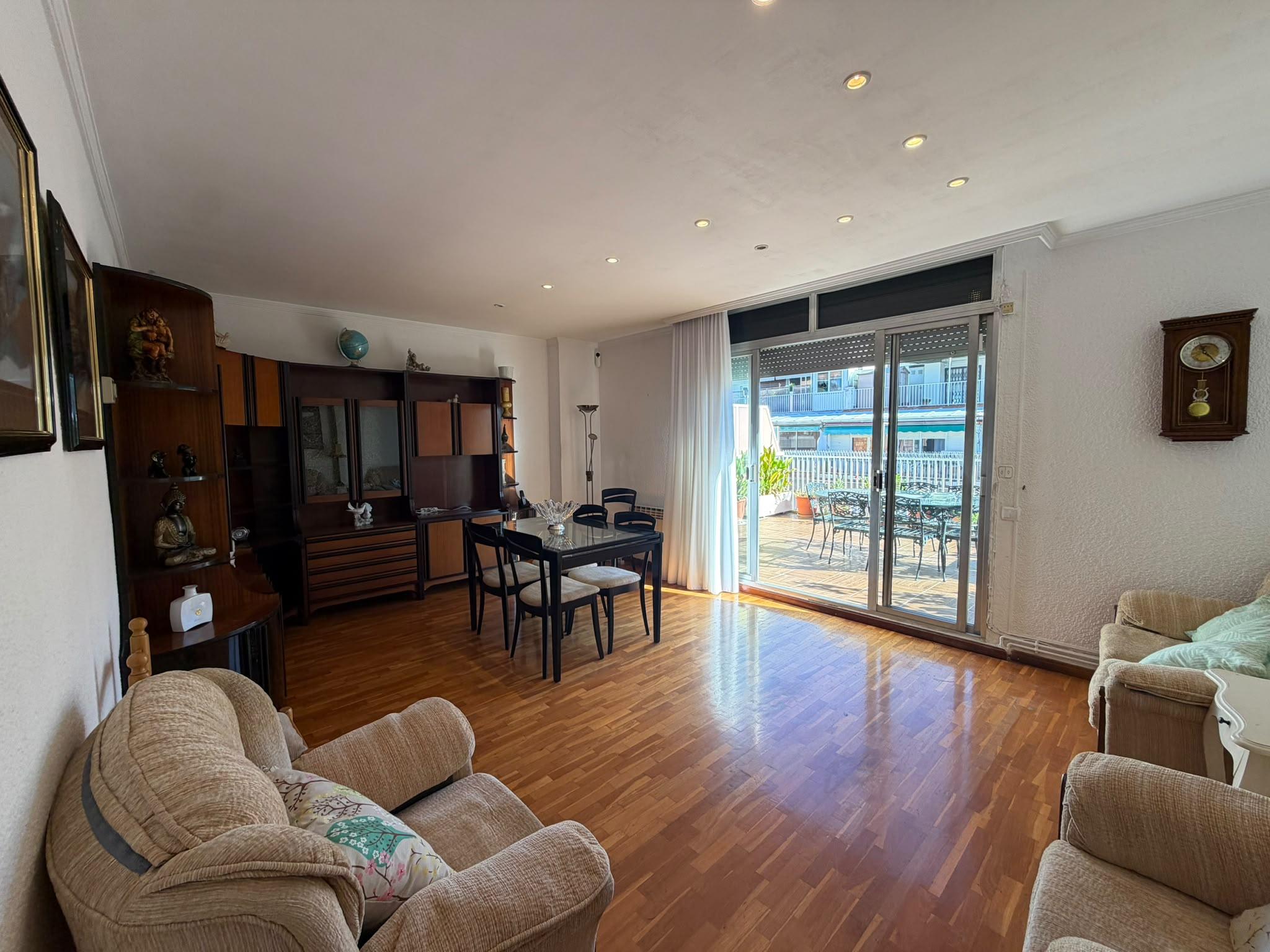 Imagen 2 Ático en venta en Hospitalet De Llobregat L´ / Junto a al estación de metro de Santa Eulalia