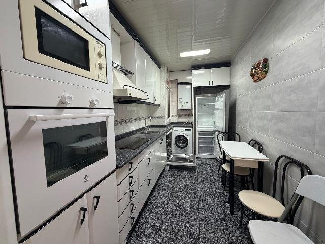 Imagen 4 Inmueble 306562 - Ático en venta en Hospitalet De Llobregat (L´) / Junto a al estación de metro de Santa Eulalia
