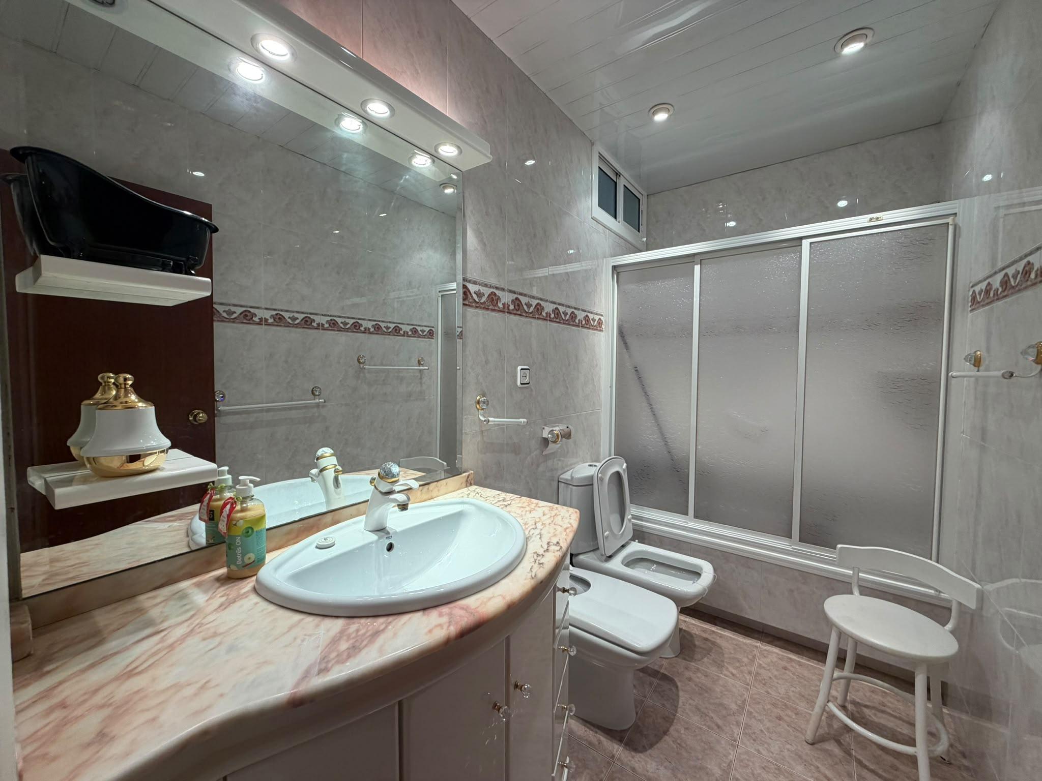 Imagen 5 Ático en venta en Hospitalet De Llobregat L´ / Junto a al estación de metro de Santa Eulalia